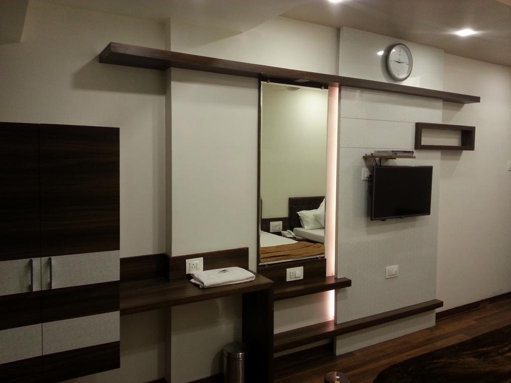 Hotel Oasis Mumbai Zimmer foto