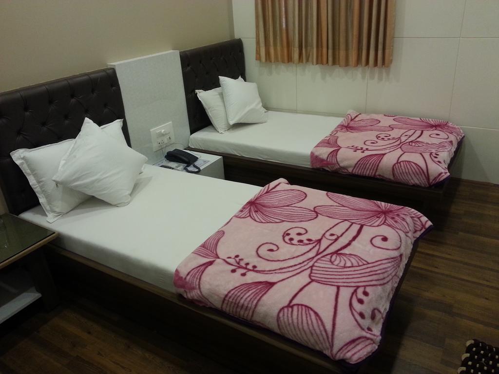 Hotel Oasis Mumbai Zimmer foto